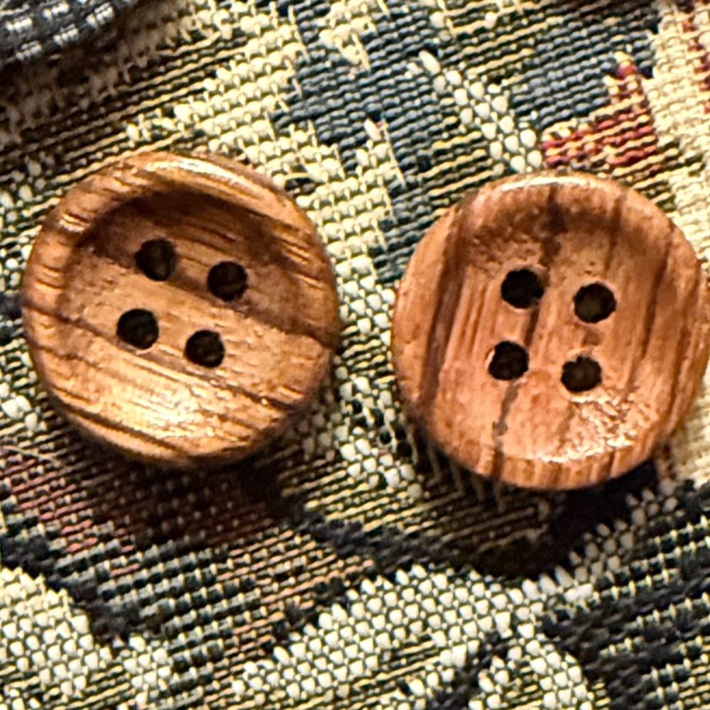 The Tailored Sportsman Textured Brown Buttons